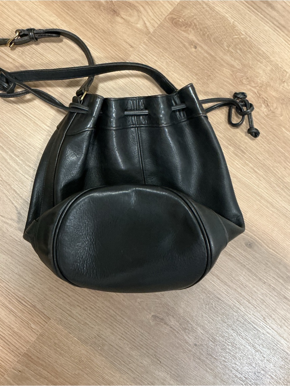Vintage coach bucket bag in black - Picture 3 of 10